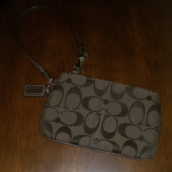 New!Coach brown wristlet - Picture 2 of 4